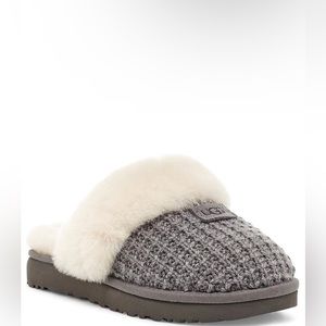 UGG women’s cozy shearling slippers - gently used